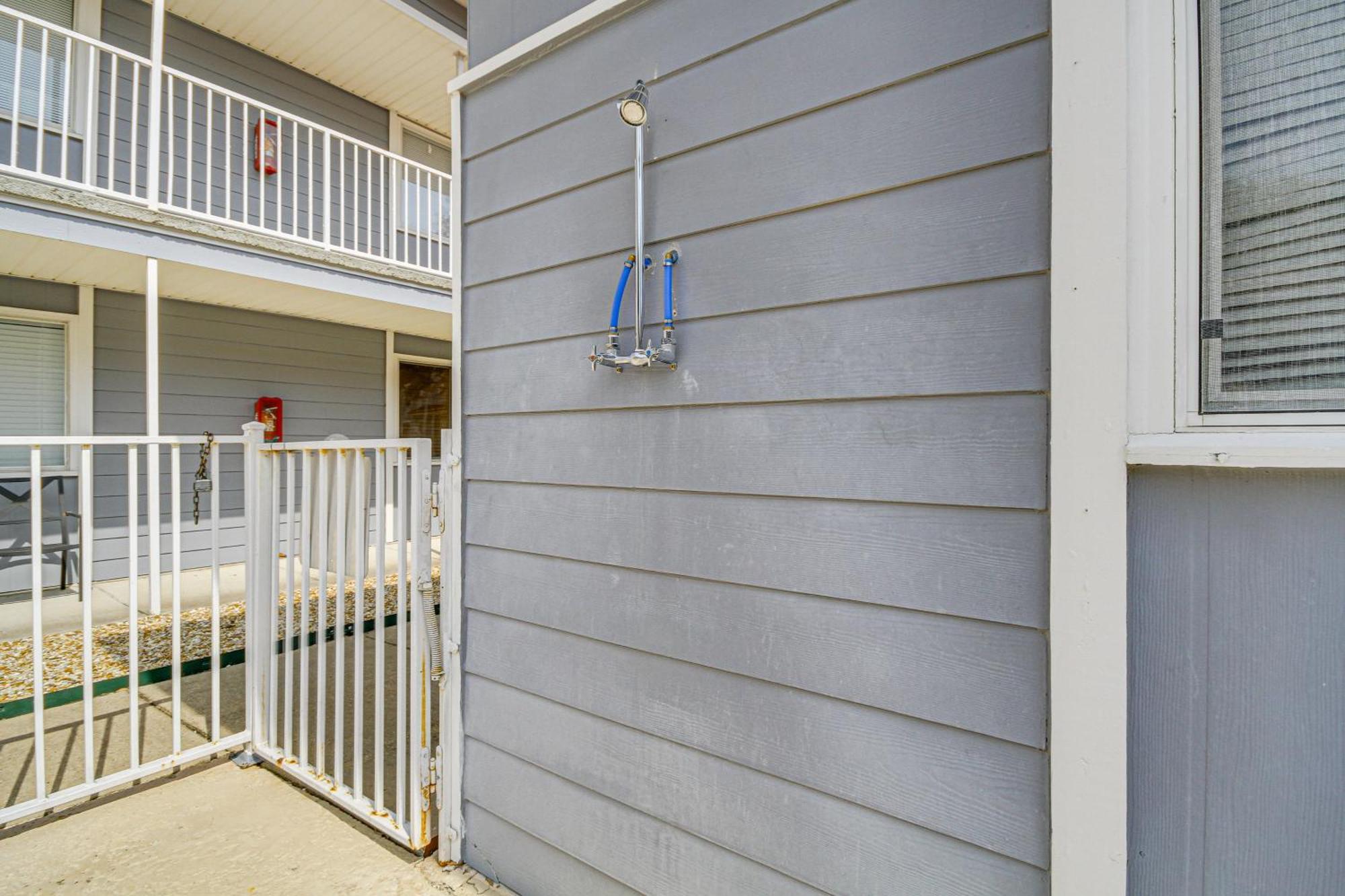 Airy Biloxi Condo With Patio Walk To Beach! Exterior photo