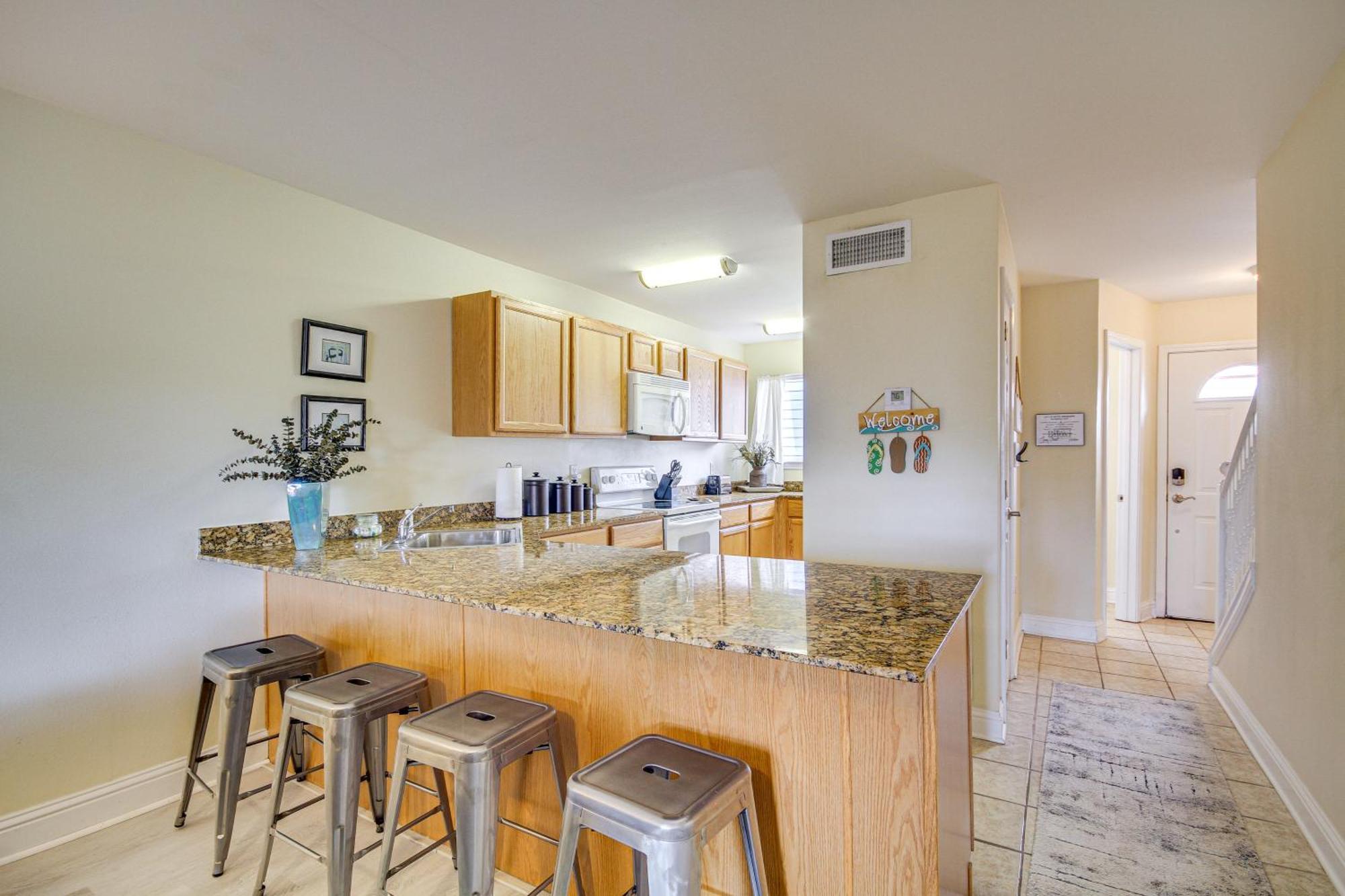 Airy Biloxi Condo With Patio Walk To Beach! Exterior photo