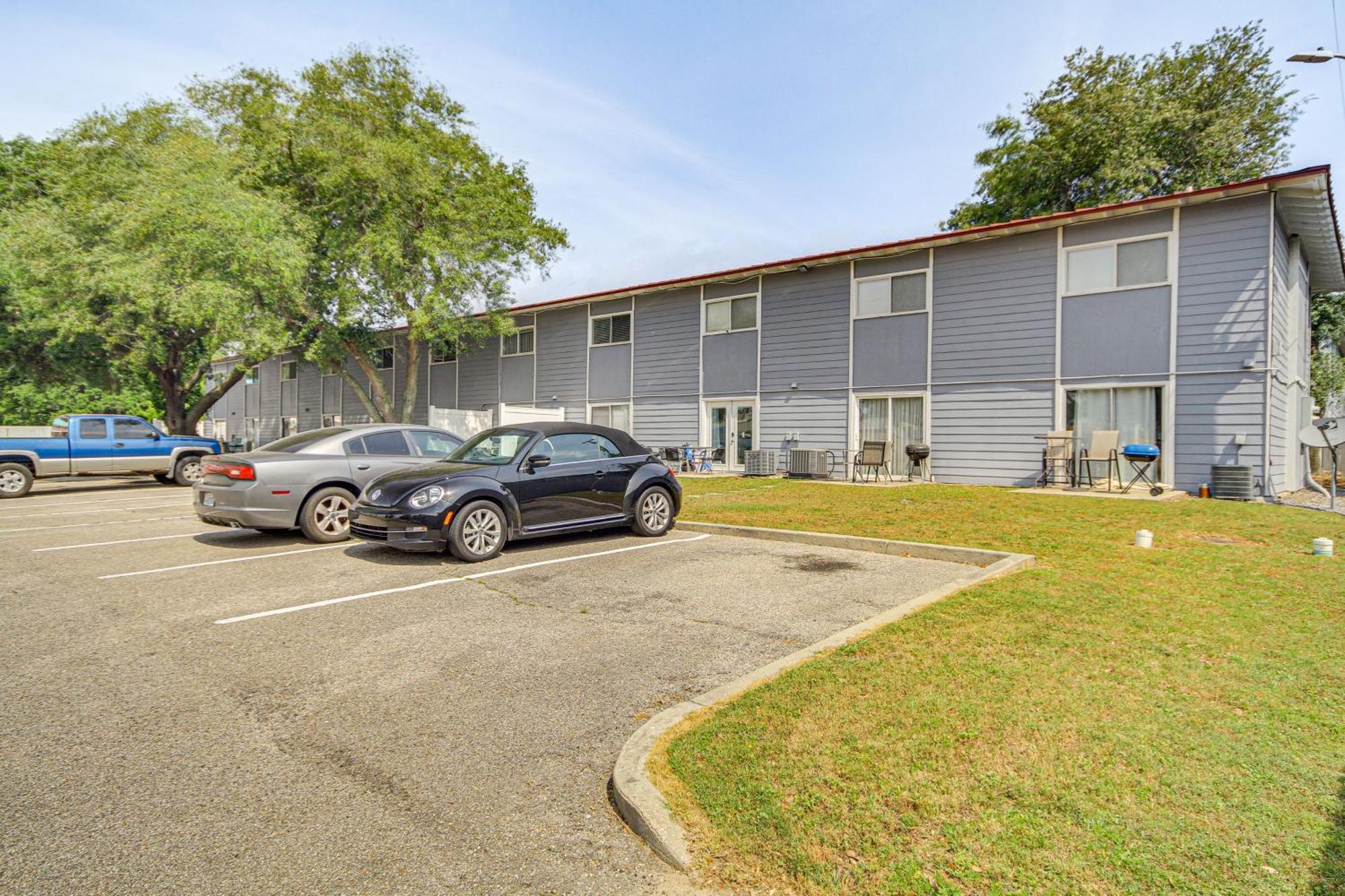 Airy Biloxi Condo With Patio Walk To Beach! Exterior photo