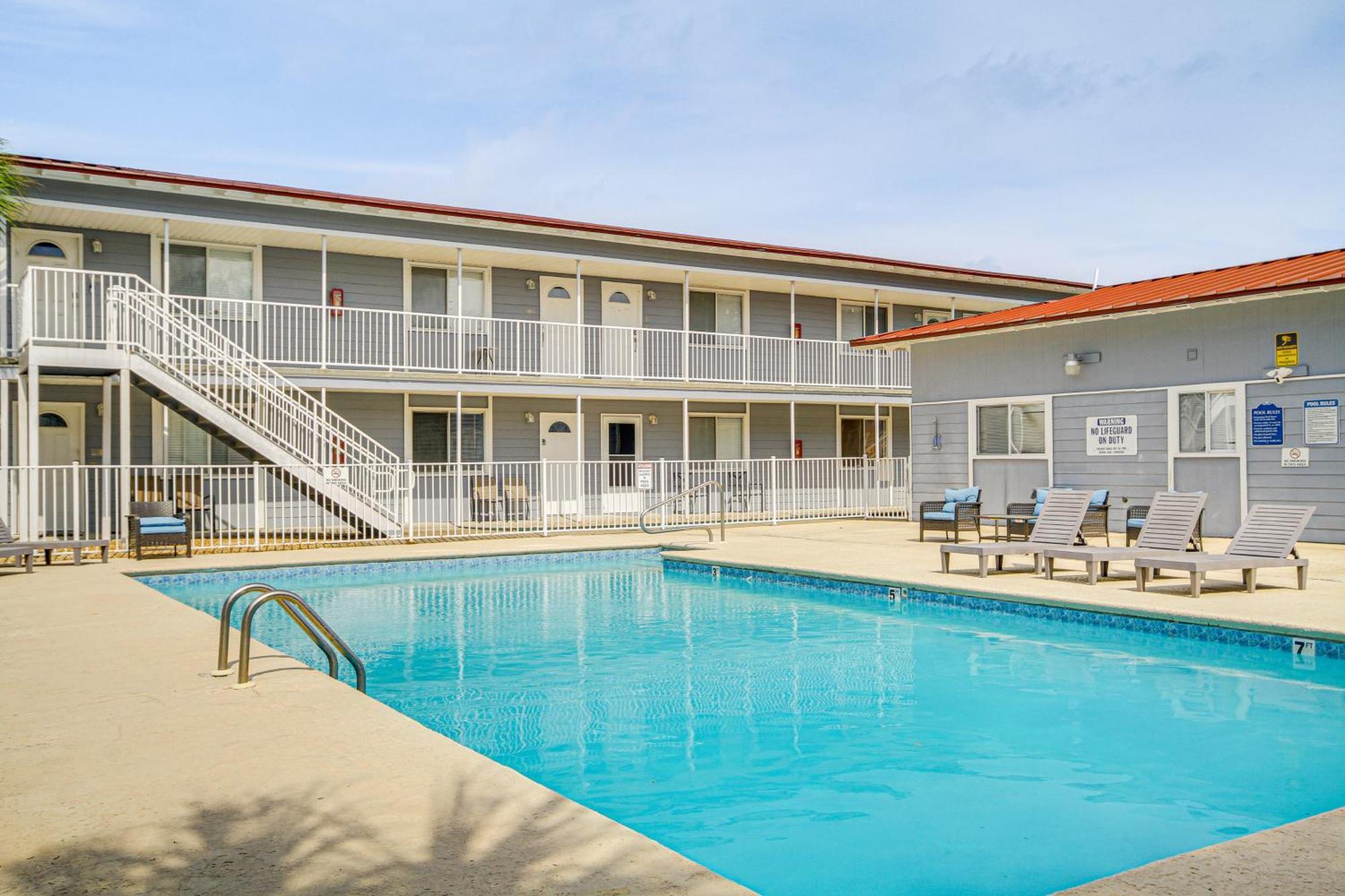 Airy Biloxi Condo With Patio Walk To Beach! Exterior photo